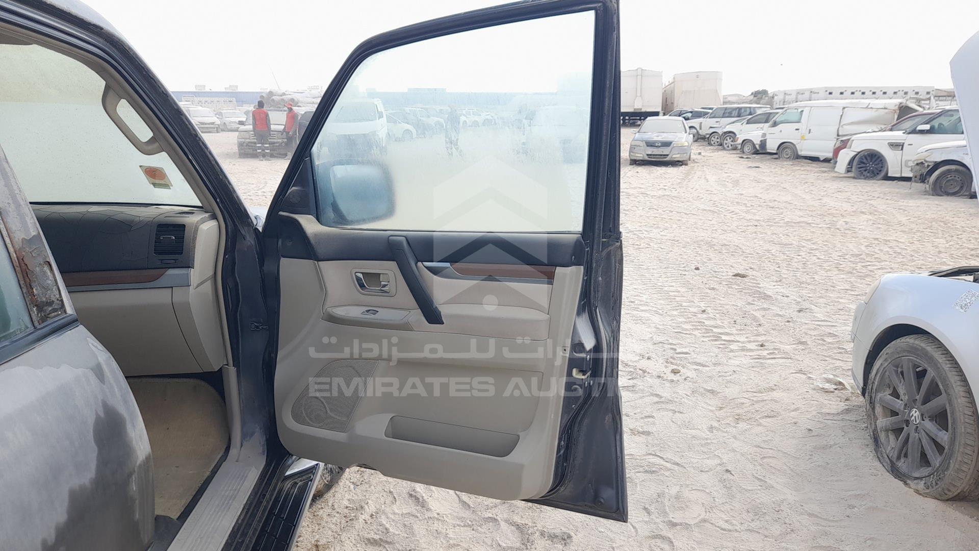 2007 MITSUBISHI PAJERO VIN: JMYLRV93W7J716768