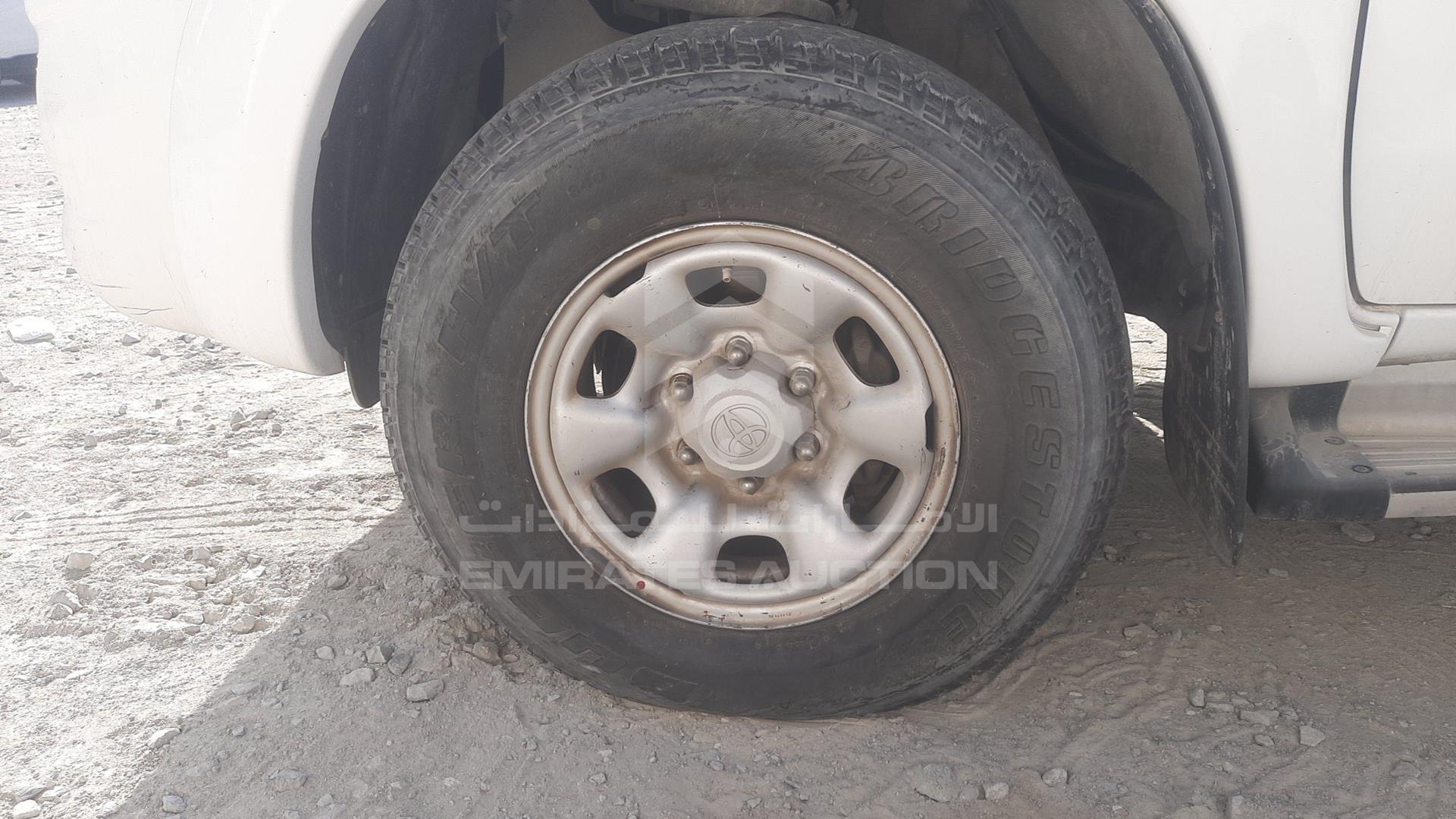 2014 TOYOTA HILUX VIN: MR0FX22G5E1111738
