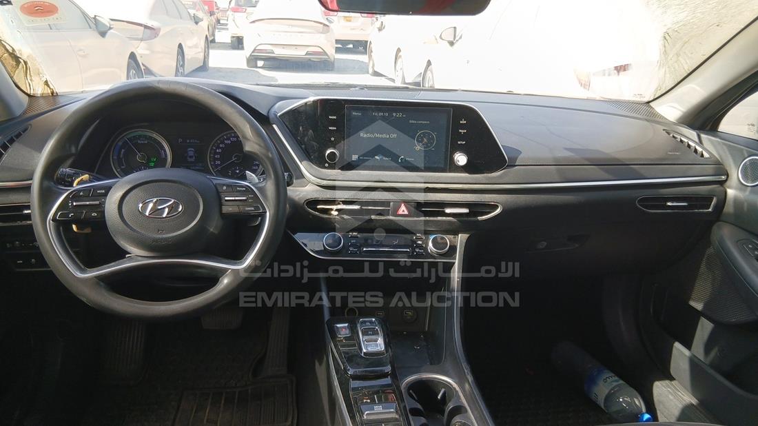هيونداي سوناتا هجينة 2021 — زاوية الواجهة الكاملة — صورة 16