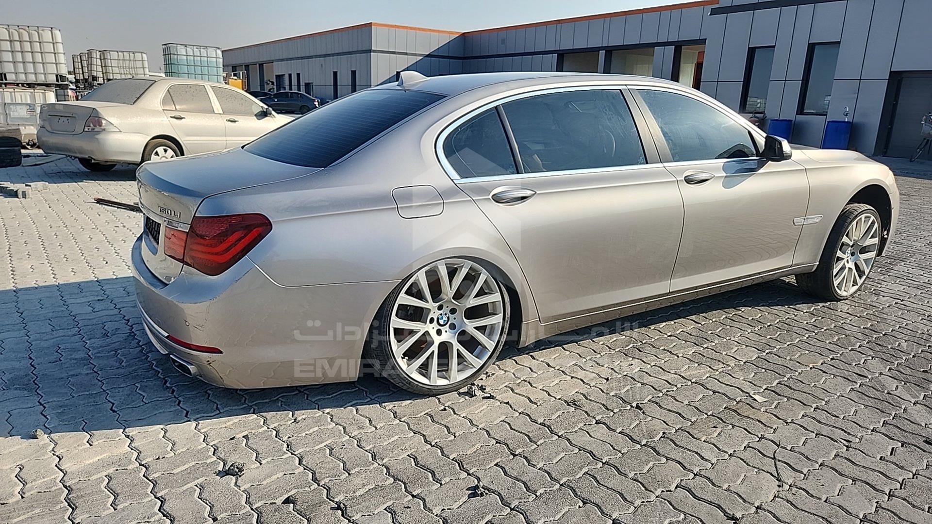 2013 BMW 750 VIN: WBAYE8101DD145934