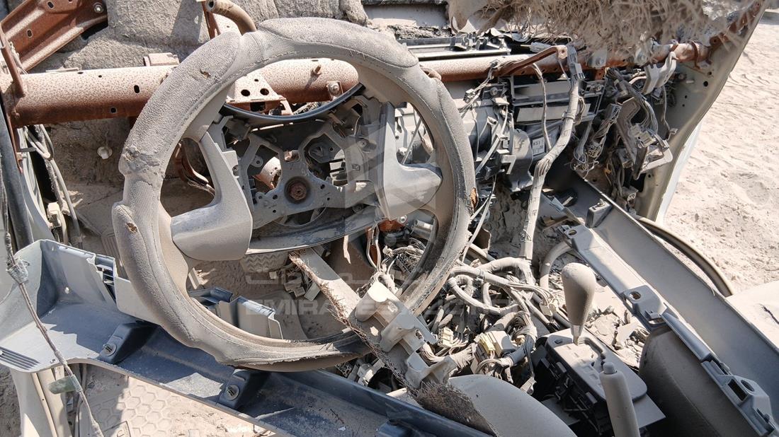 2015 Toyota Innova — Steering & Mounted Controls — Photo 13