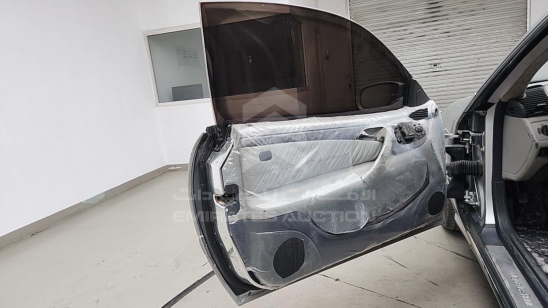 مرسيدس سى ال 600 2002 — الباب الأمامي الأيسر — صورة 11