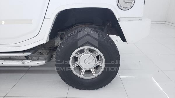 Hummer H2 2005 5GRGN22U15H104323 Image 25
