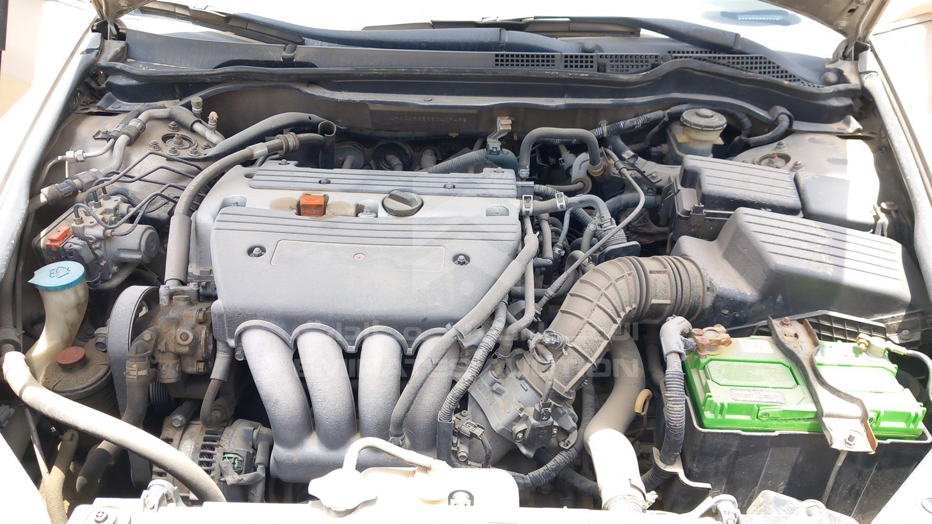 2005 HONDA ACCORD VIN: JHMCM56525C407498