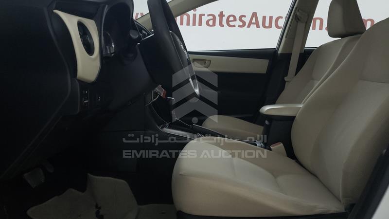 RKLBB9HE3J5206184 Auction: EmiratesAuction Lot: 435375 RKLBB9HE3J5206184 Toyota Corolla 2018 WHITE Photo 8