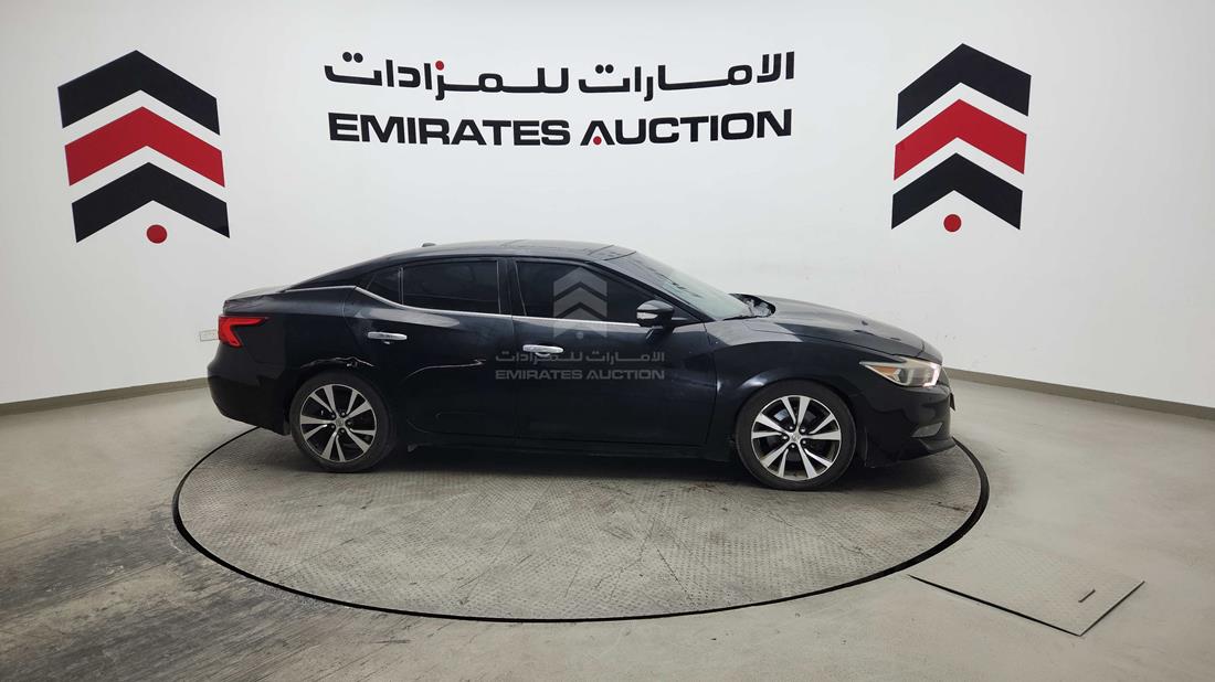 2016 Nissan Maxima — Right Full View — Photo 48