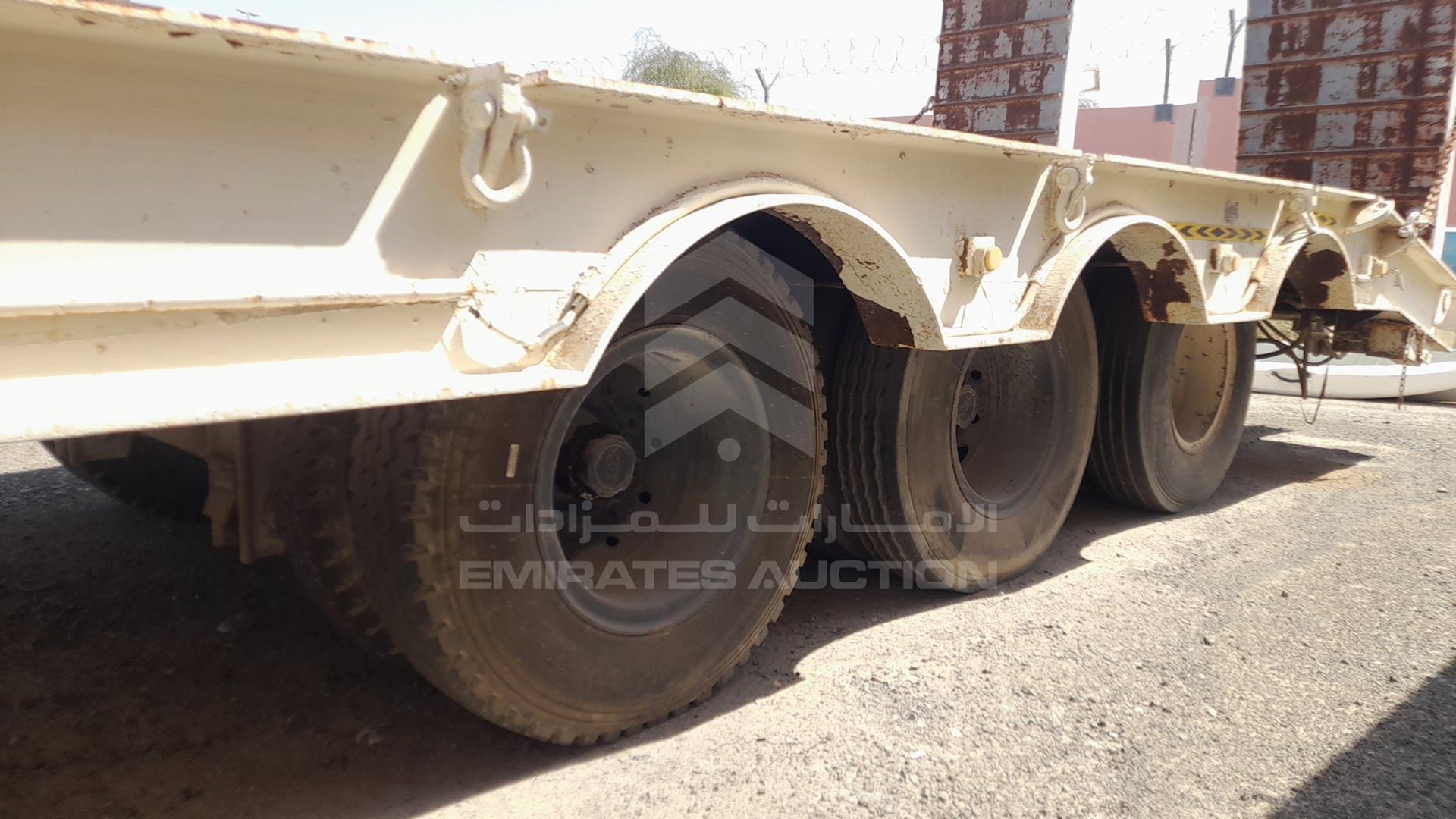 0 LOW BED 3 AXLES VIN: KL4V3TVF1DK006806