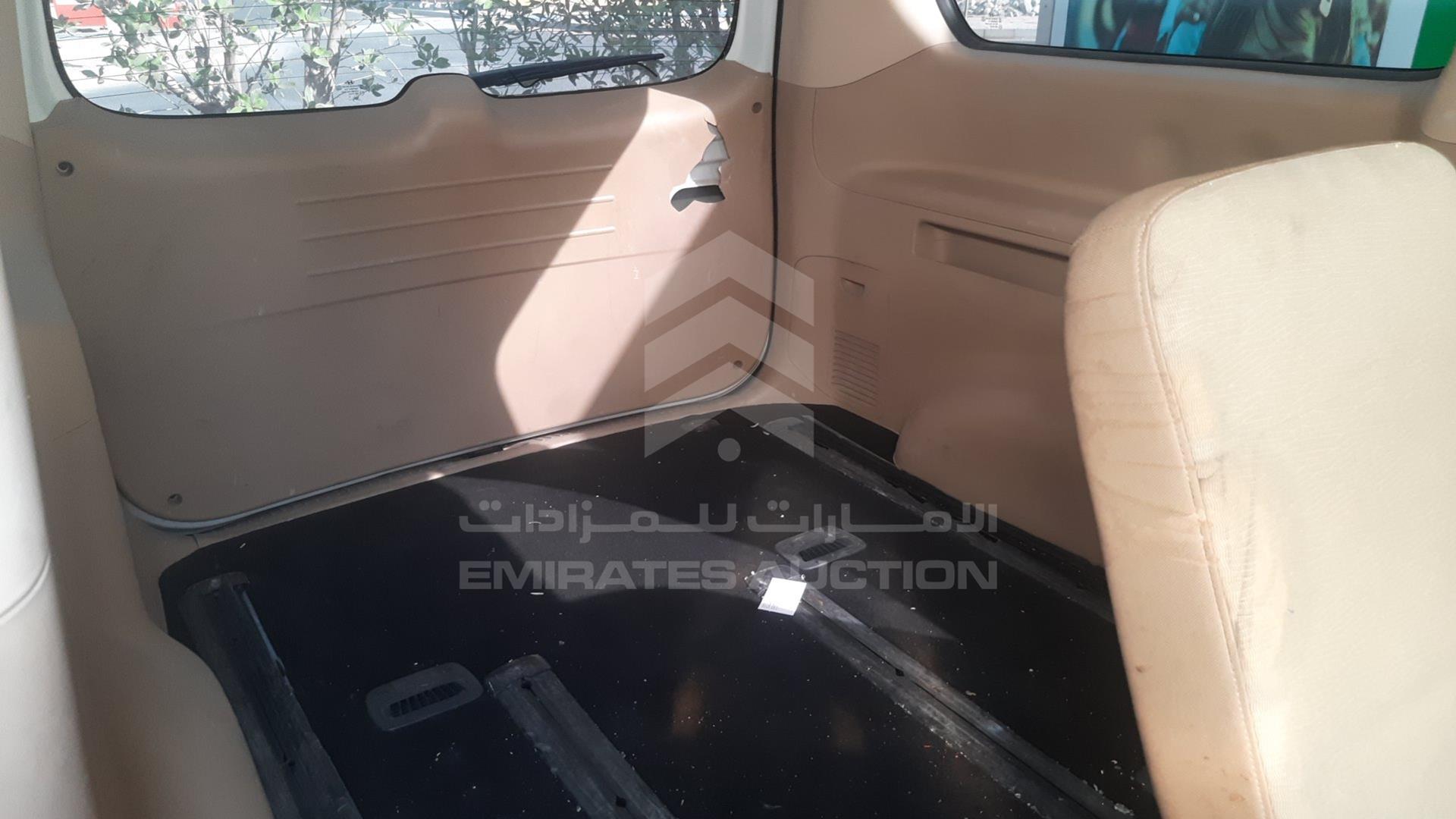 2016 HYUNDAI H1 VIN: KMJWA37R8GU761238