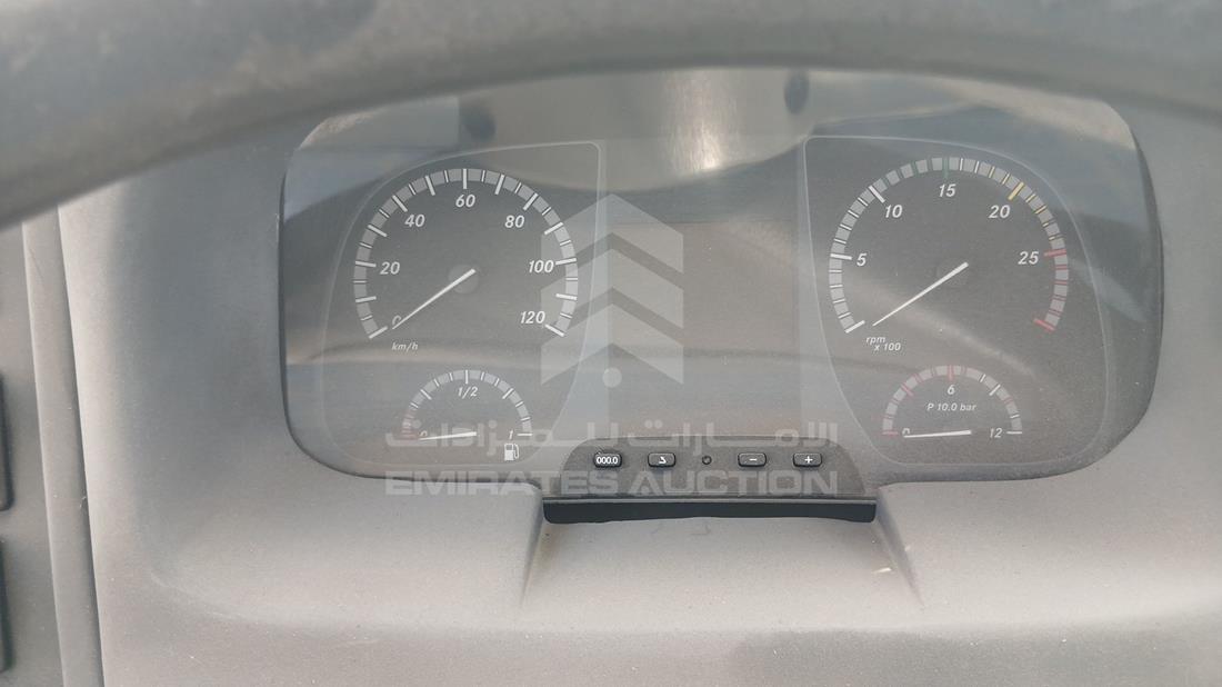 2019 Mercedes Bus — Speedometer & RPM Gauges — Photo 13