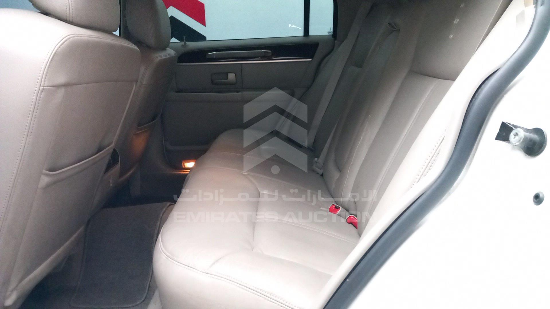 2010 LINCOLN TOWN VIN: 2LNBL8CV9AX752302