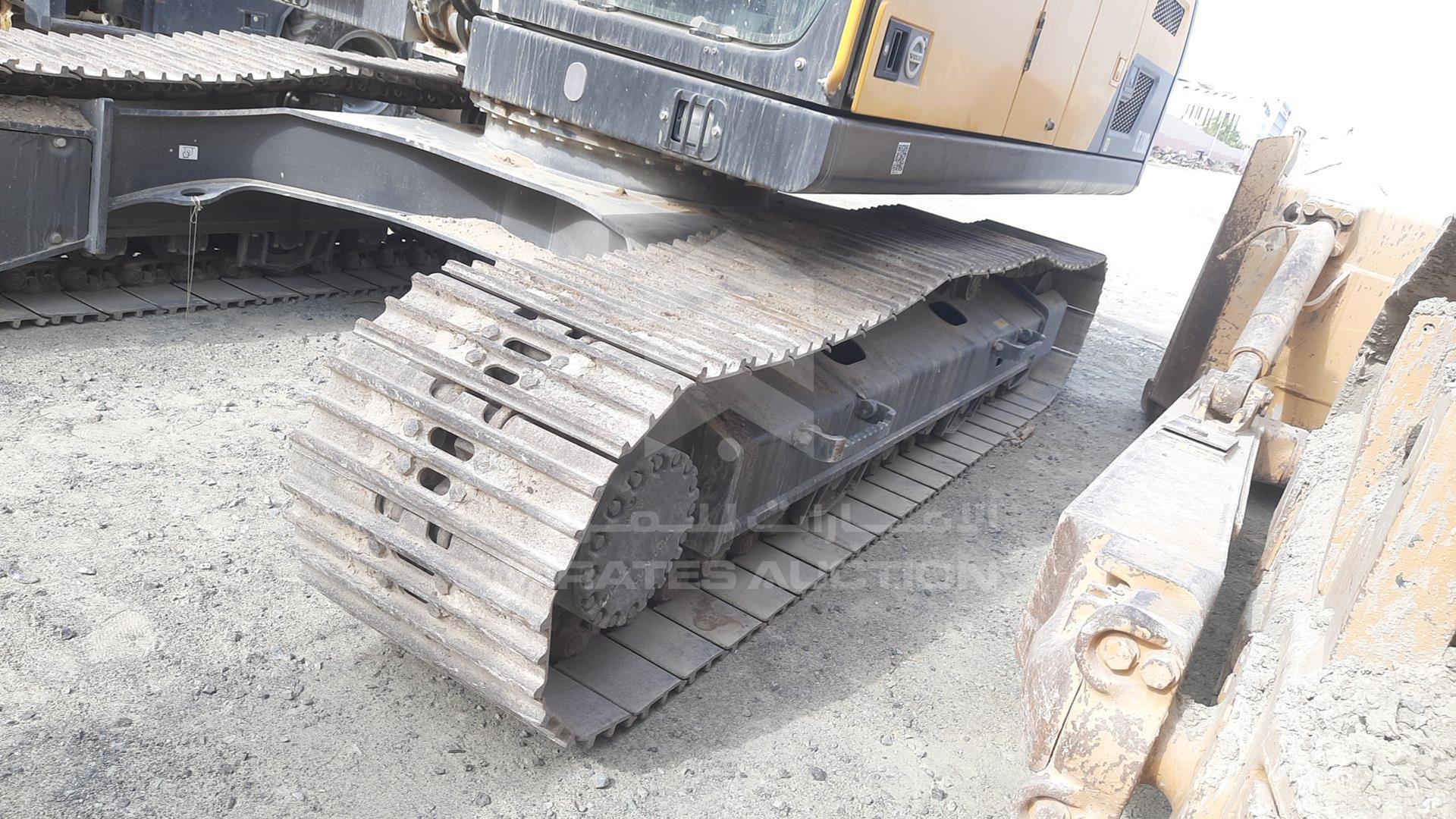 2024 VOLVO EC220DL VIN: VCEC220DE00232955