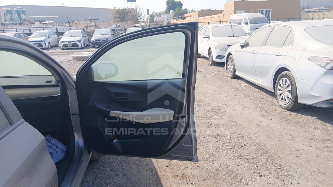 تويوتا ياريس 2023 — الباب الأمامي الأيمن — صورة 27