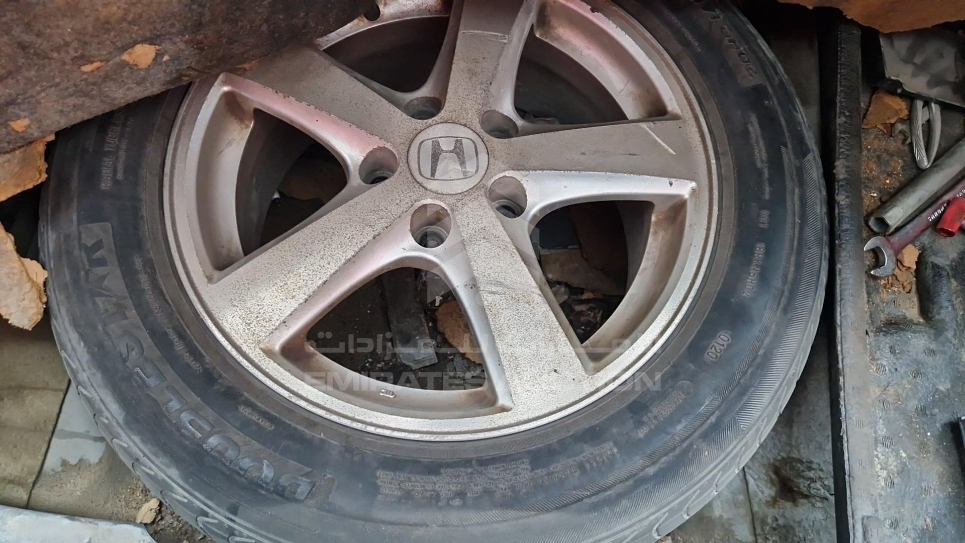 2004 HONDA ACCORD VIN: JHMCM56584C401056