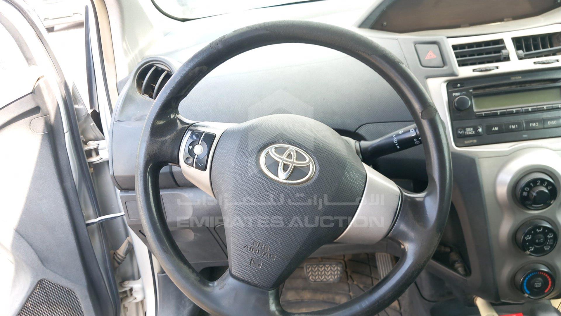 2009 TOYOTA YARIS VIN: JTDKW923795125841