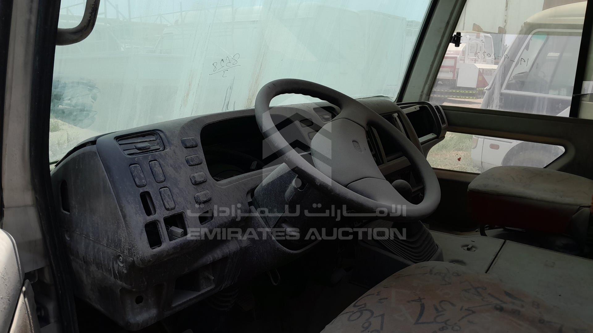 2005 MITSUBISHI ROSA VIN: JL5B3J6P15PD01674