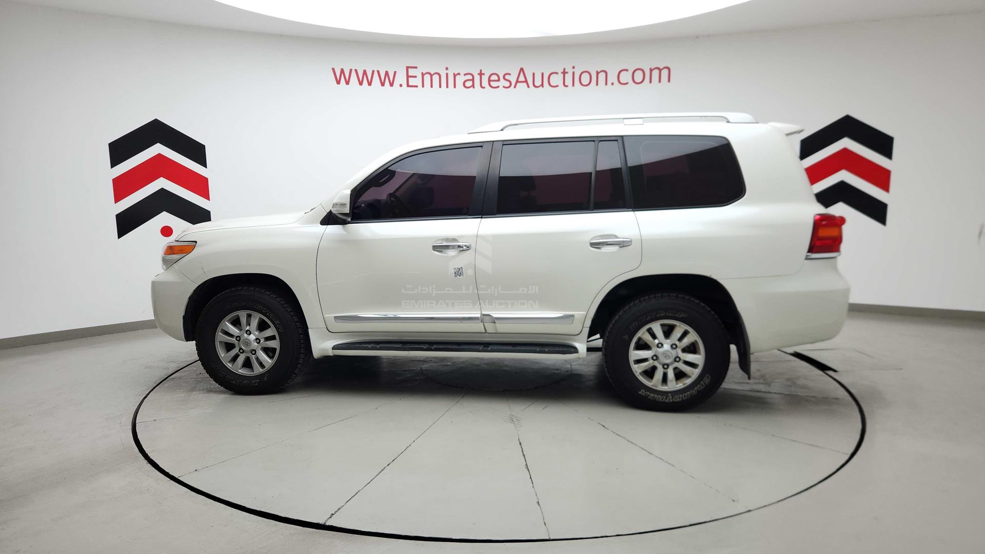 2014 TOYOTA LAND CRUISER VIN: JTMHX09J8E5047409