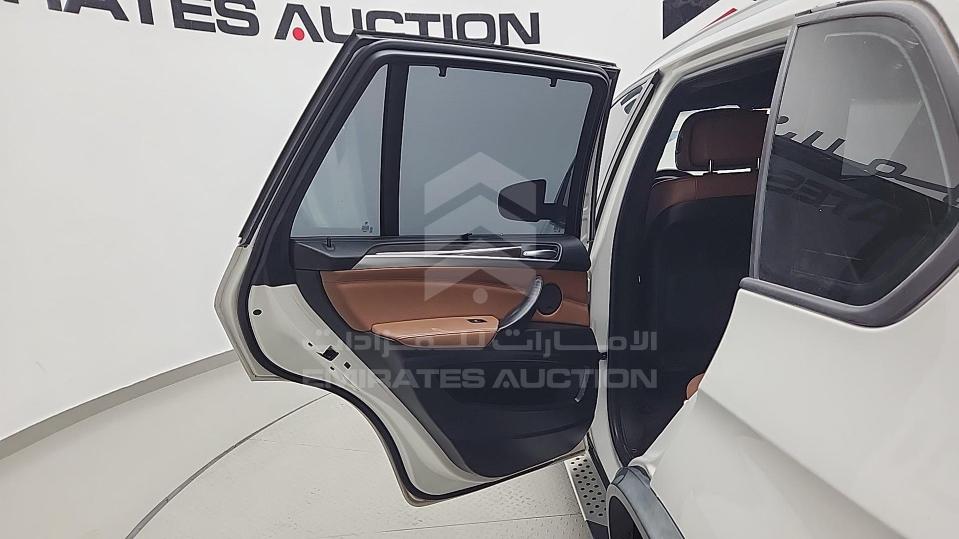 2009 BMW X5 VIN: WBAFE41029L244811