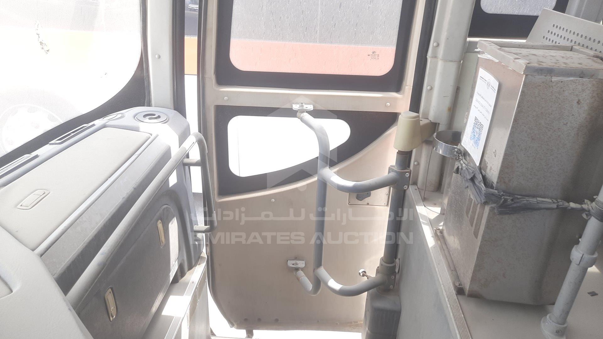 2015 KING LONG BUS VIN: LA6A1KBM0FB400222