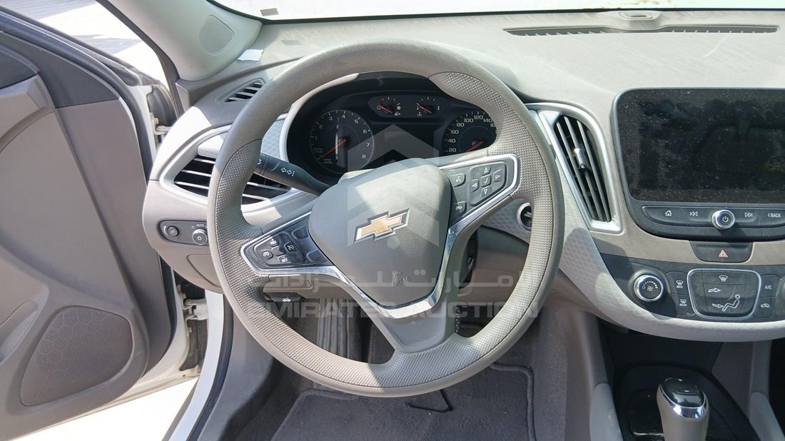 2019 Chevrolet Malibu — Steering & Mounted Controls — Photo 13