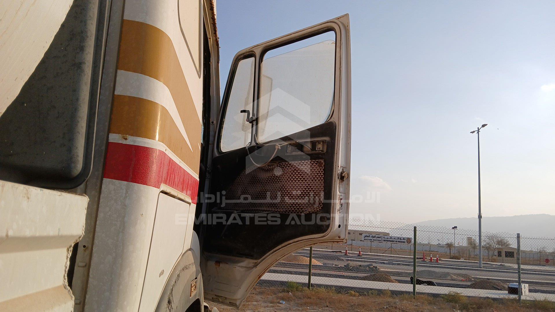 0 MERCEDES TANKER VIN: WDB6584701K221902