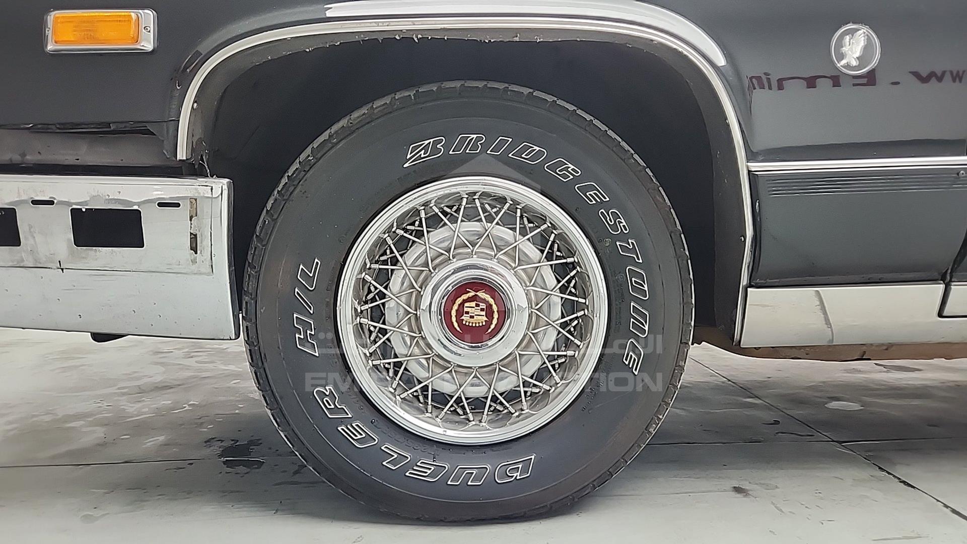 1992 CADILLAC BROUGHAM VIN: 1G6DW5473NR704705