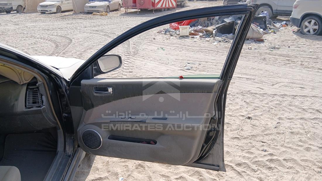نيسان التيما 2006 — الباب الأمامي الأيمن — صورة 24