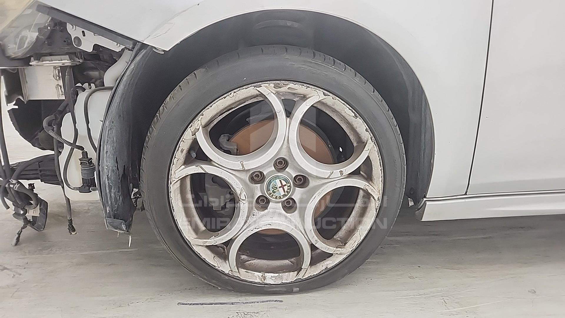 2014 ALFA ROMEO GILULIETTA VIN: ZARCABCA0E7216185