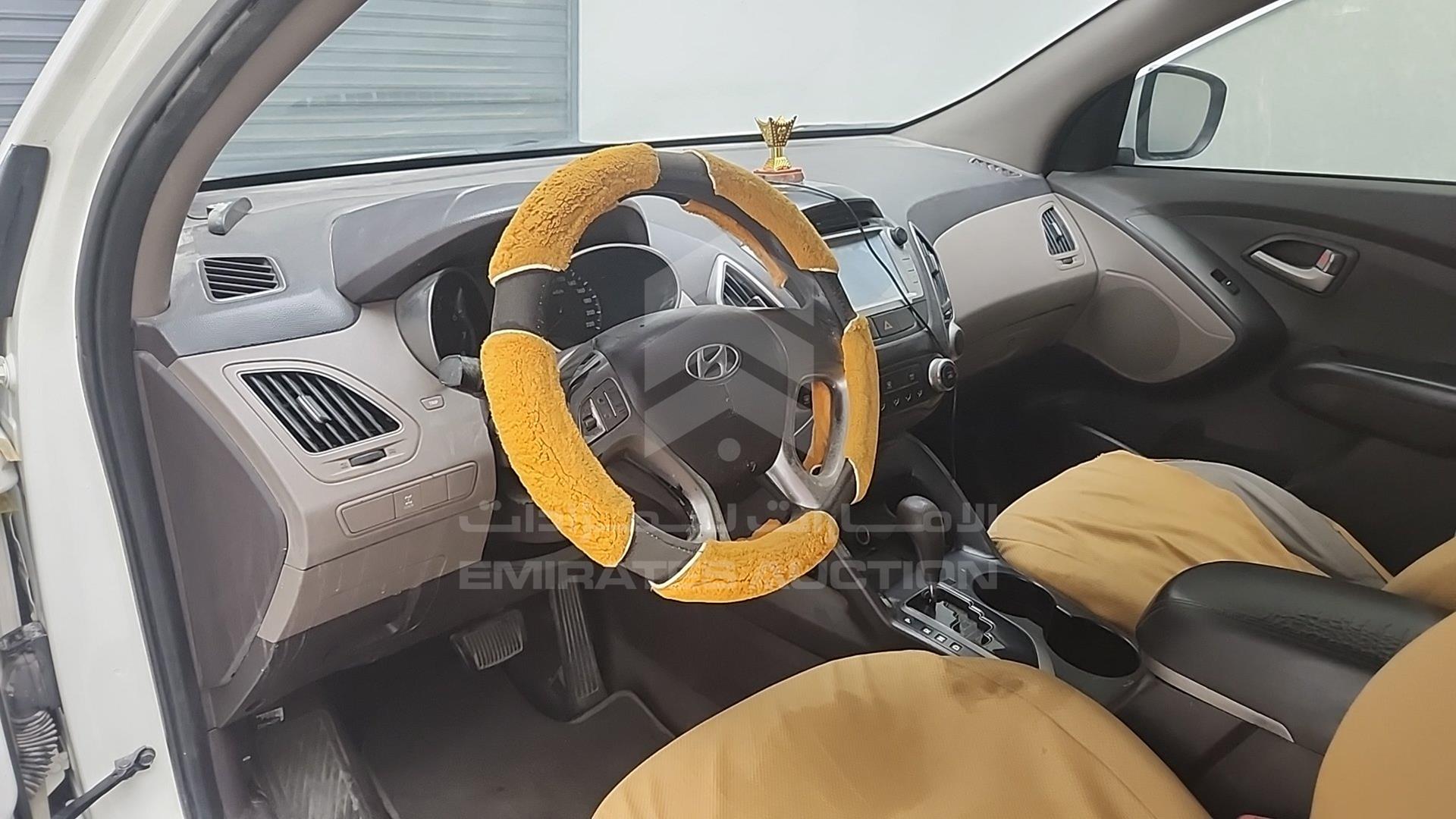 2011 HYUNDAI TUCSON VIN: KMHJT81B9BU132594