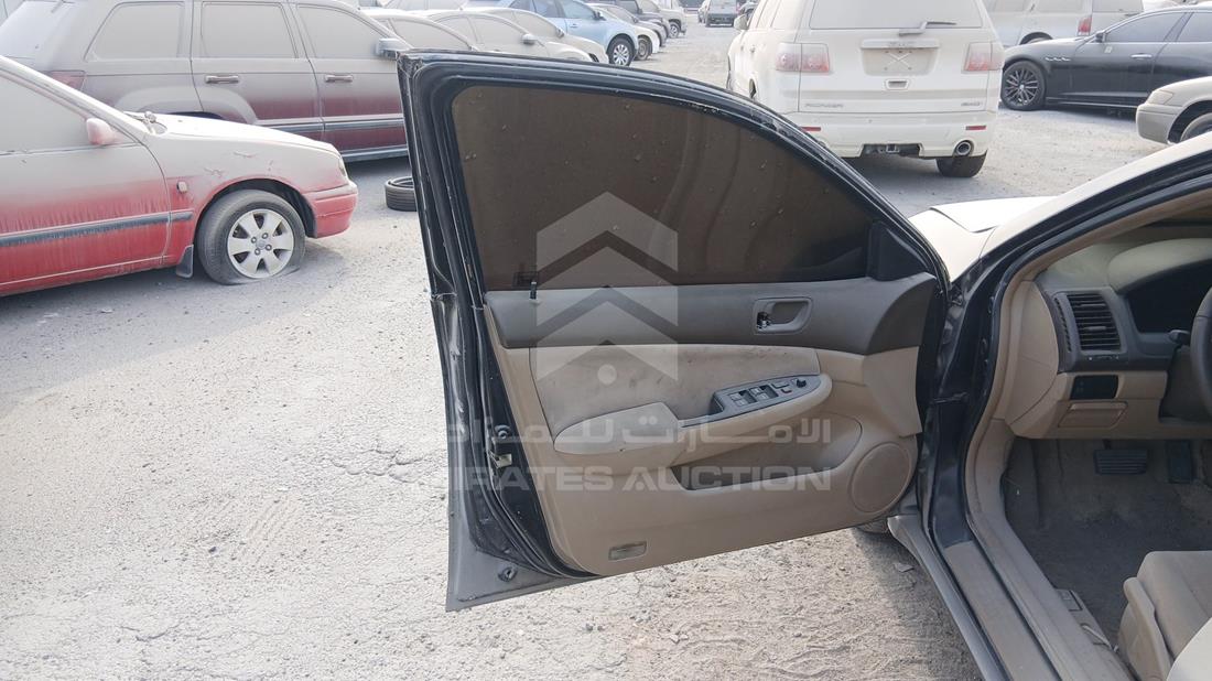 هوندا اكورد 2005 — الباب الأمامي الأيسر — صورة 10
