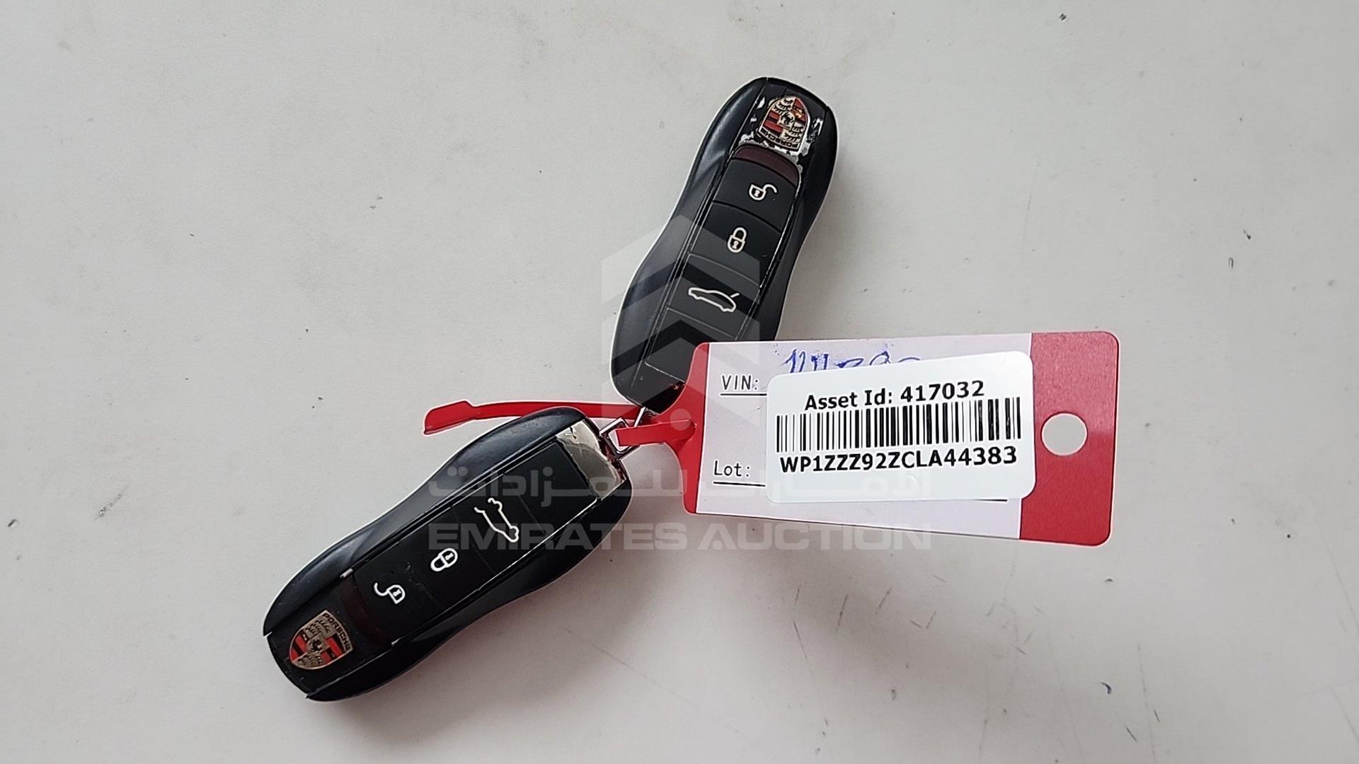 2012 PORSCHE CAYENNE S VIN: WP1ZZZ92ZCLA44383