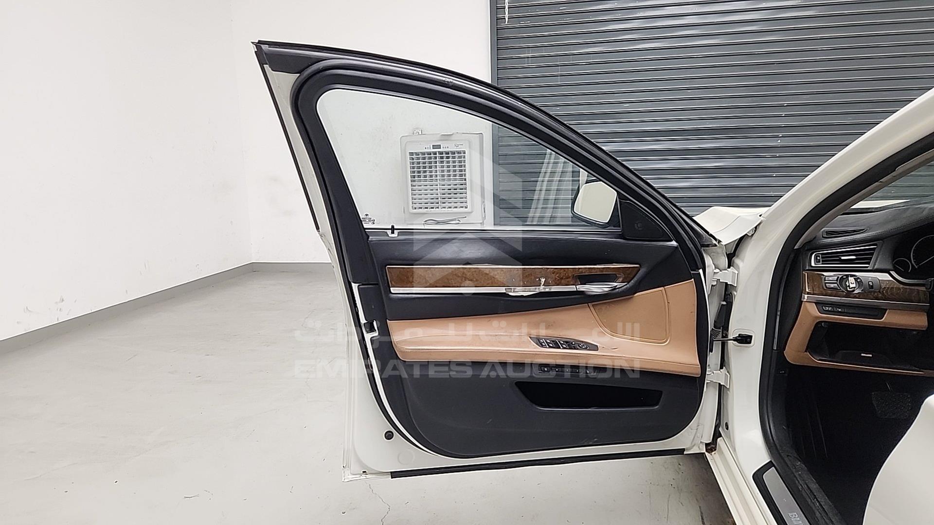 2009 BMW 740 LI VIN: WBAKB410X0C326148