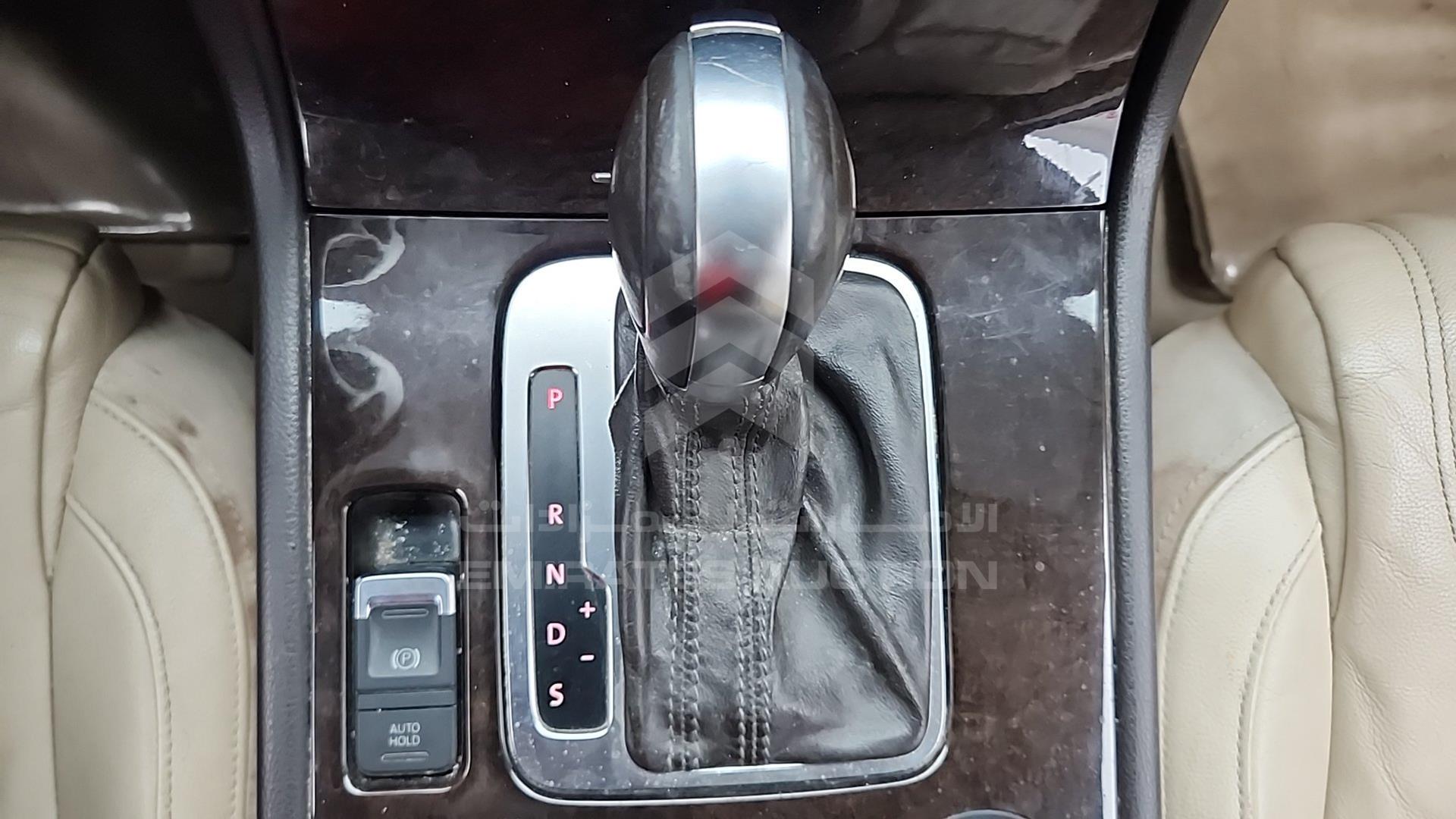 2012 VOLKSWAGEN TOUAREG VIN: WVGBC27P0CD000121