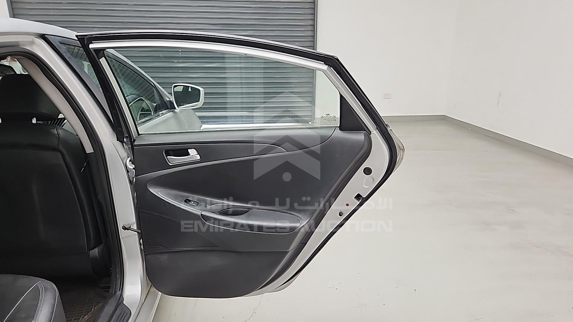 2012 HYUNDAI SONATA VIN: KMHEC41LBCA417898