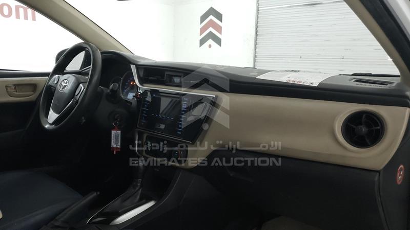 RKLBB9HE8J5212787 Auction: EmiratesAuction Lot: 404125 RKLBB9HE8J5212787 Toyota Corolla 2018 WHITE Photo 25