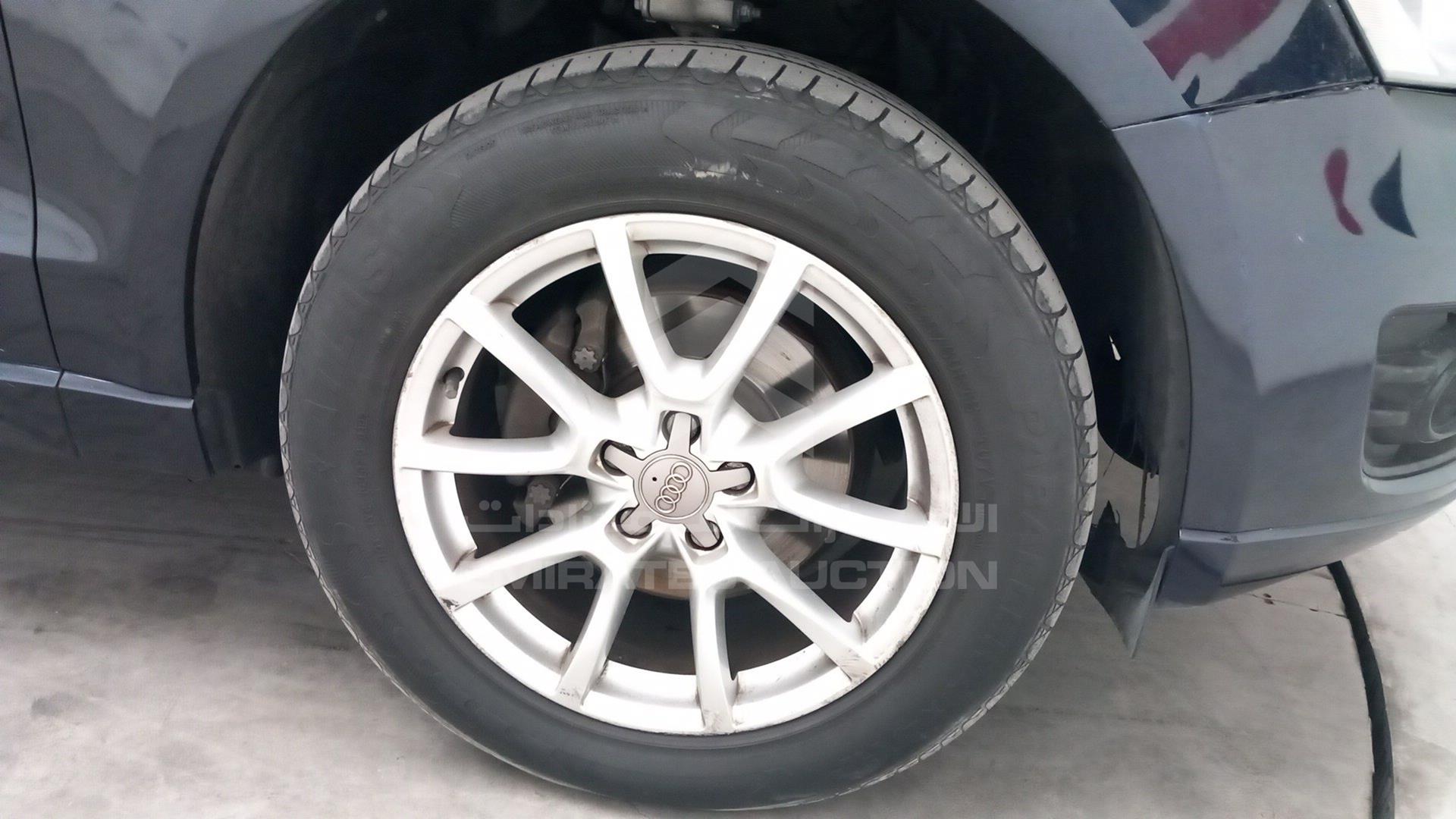 2011 AUDI Q5 VIN: WAUCFC8R2HA042938