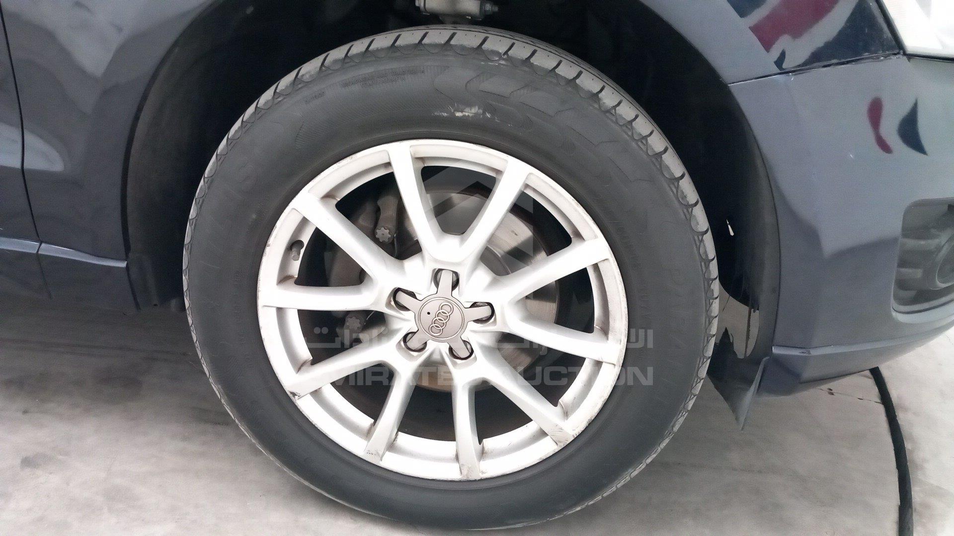 WAUCFC8R2HA042938 - 2011 Audi Q5 - #494286