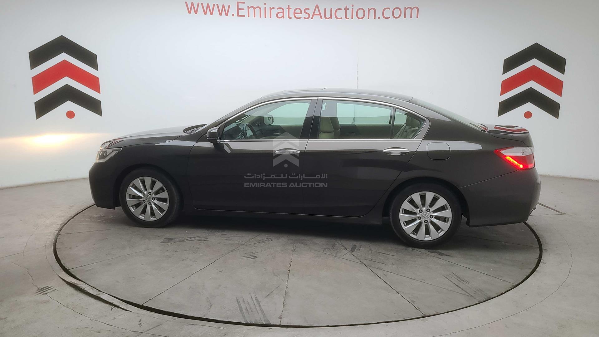 2016 HONDA ACCORD VIN: LUCCR2668G3407434