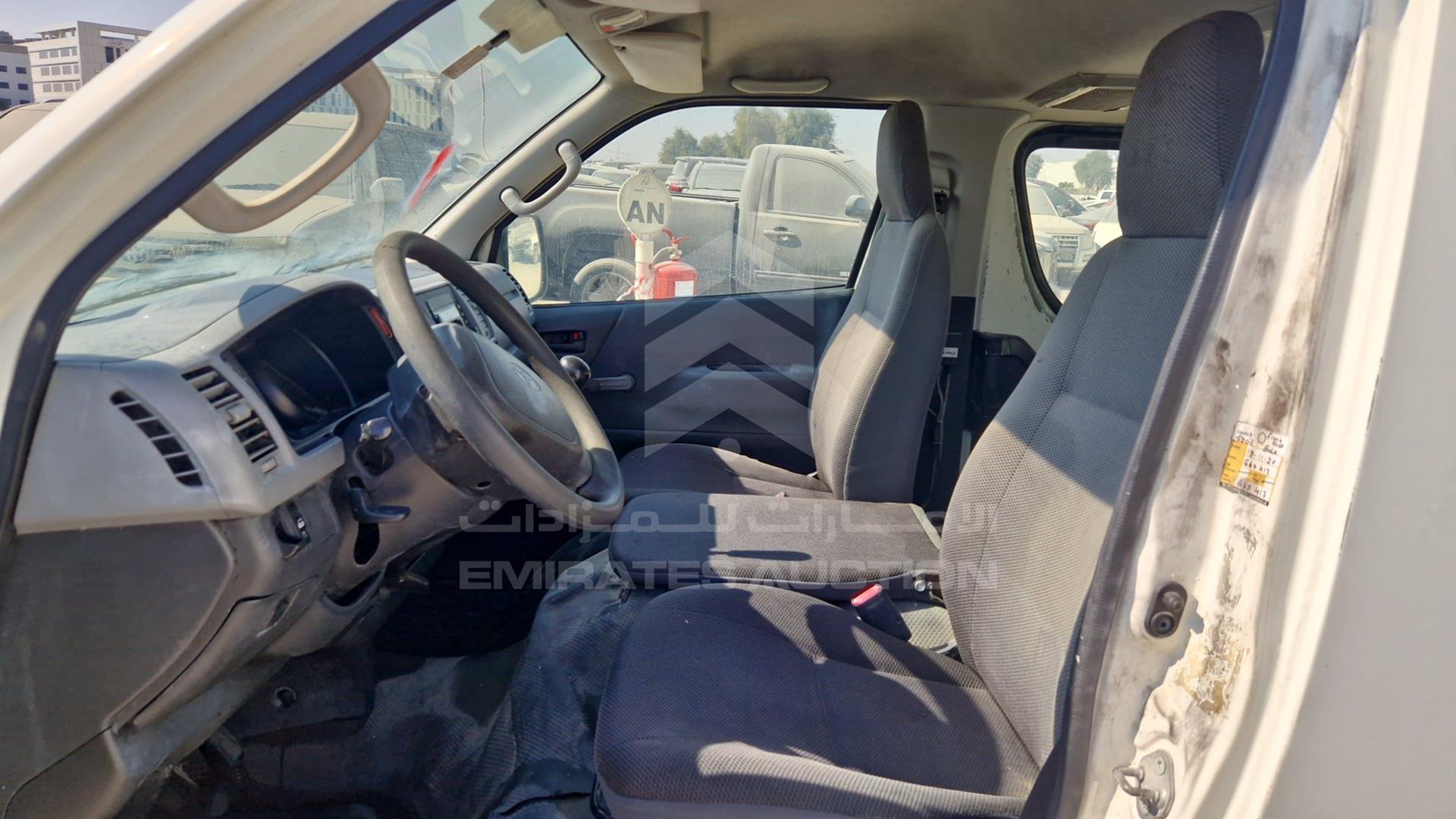 2011 TOYOTA HIACE VIN: JTGJX02P9B0040044