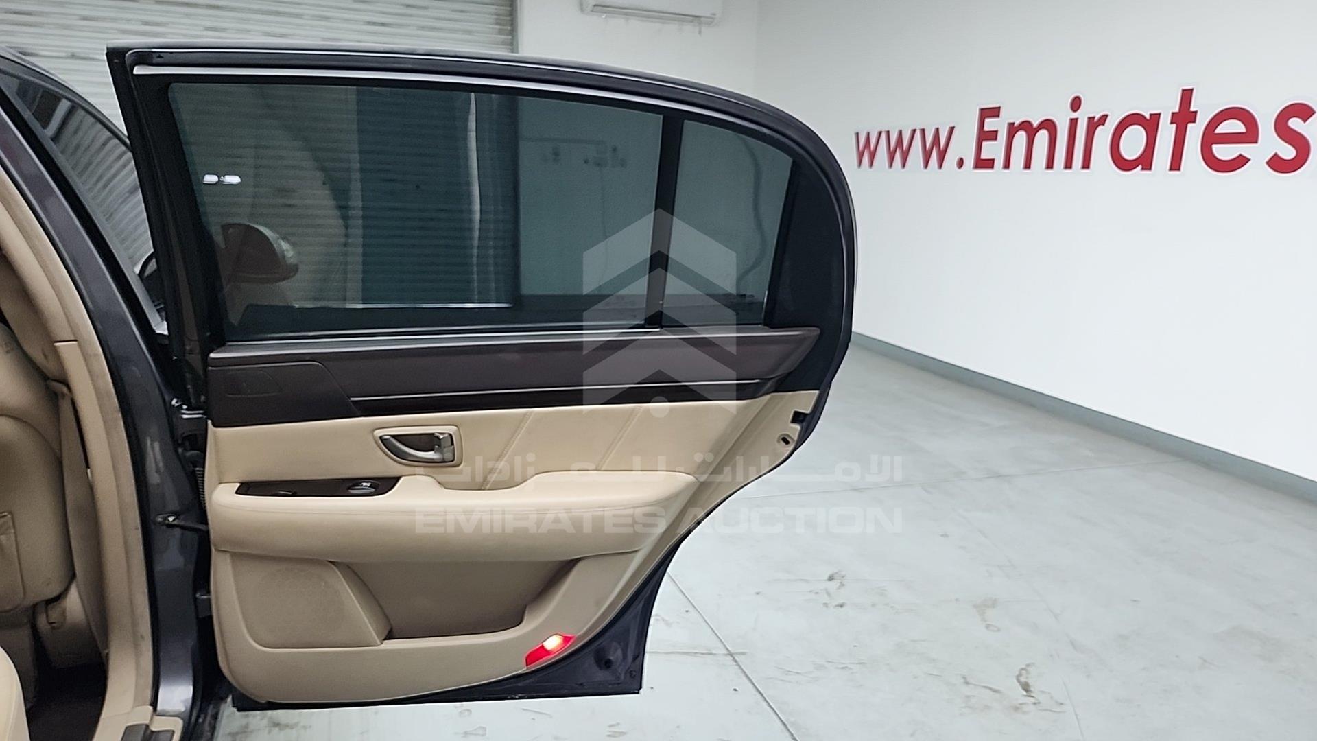 2009 KIA OPIRUS VIN: KNALD225795176904