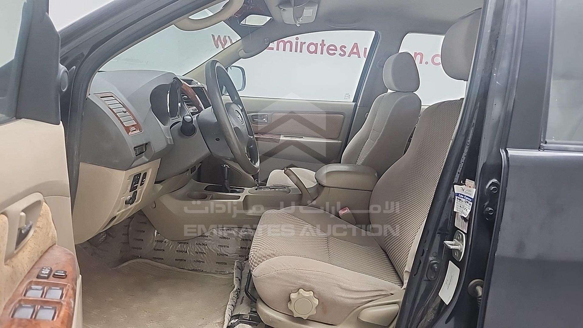 2011 TOYOTA FORTUNER VIN: MHFYX59GXB8018784