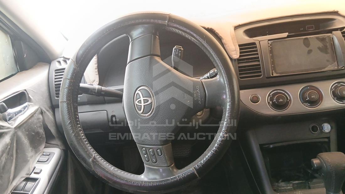 2005 Toyota Camry — Steering & Mounted Controls — Photo 13