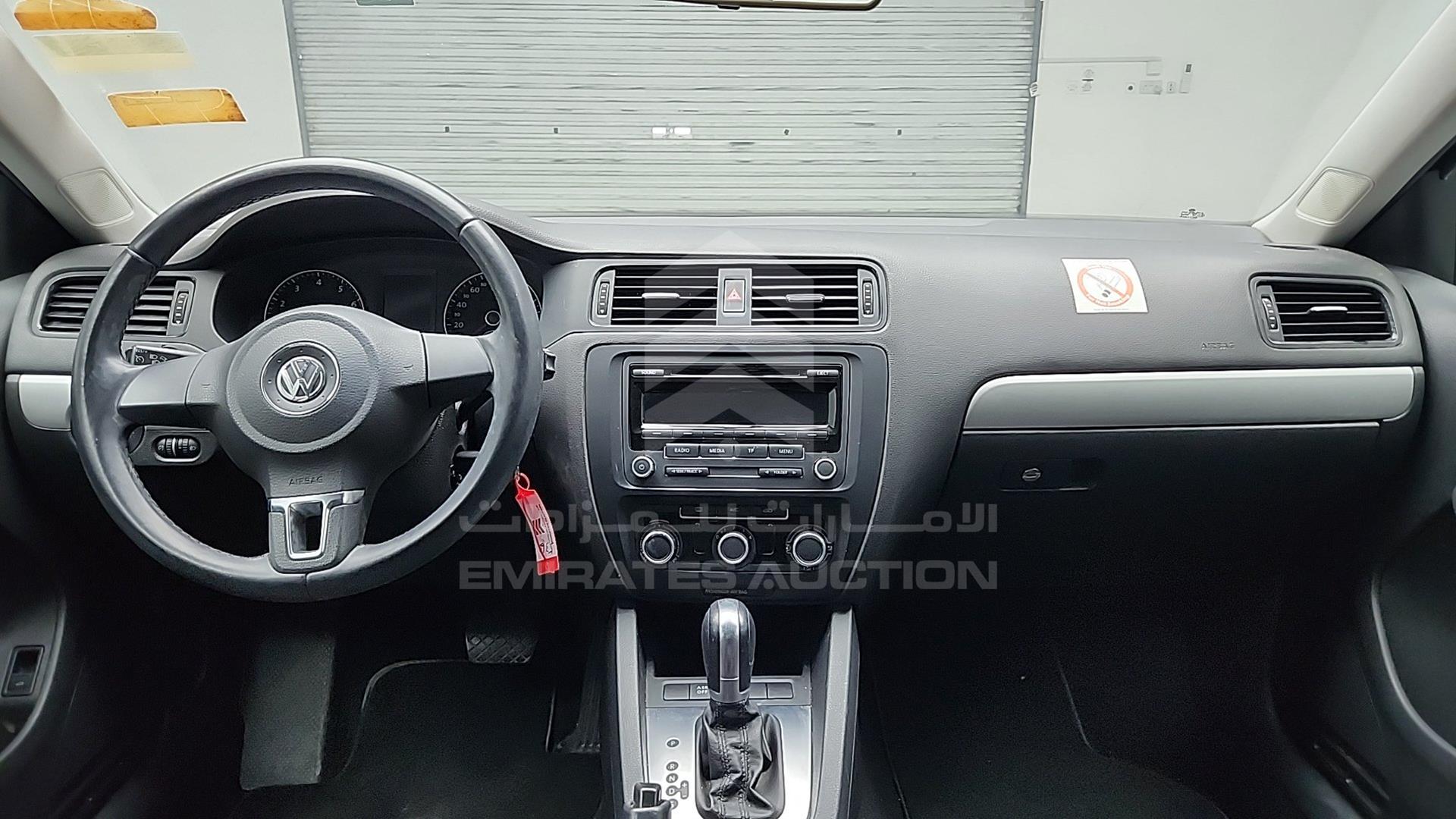 2015 VOLKSWAGEN JETTA VIN: WVWRV1AJXFM200939