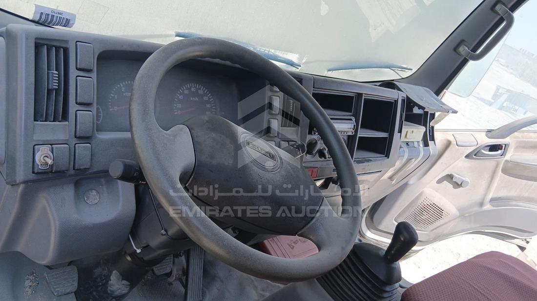 اسوزو ان ام ار 2014 — زاوية الواجهة الكاملة — صورة 15