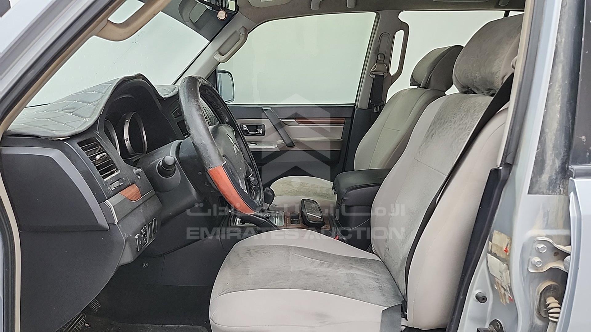 2007 MITSUBISHI PAJERO VIN: JMYLRV93W7J708656