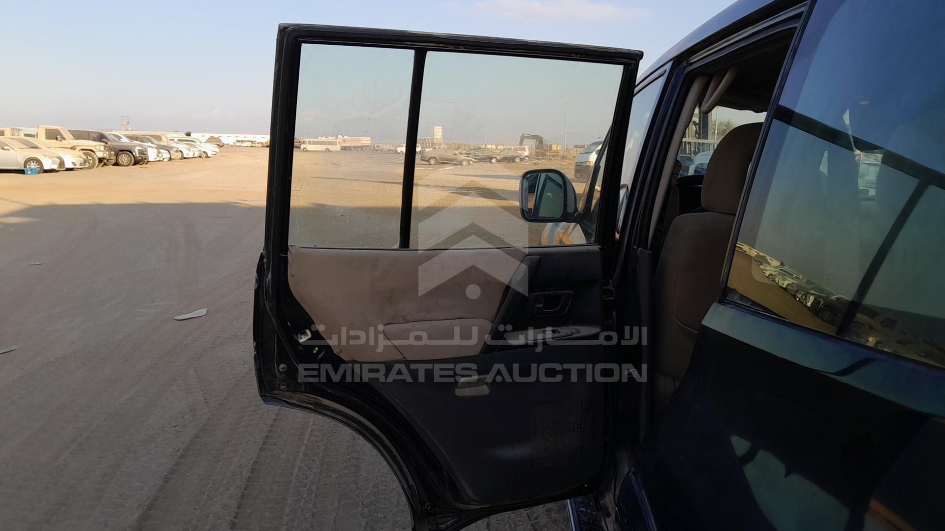 2007 MITSUBISHI PAJERO VIN: JMYLRV73W7J703442