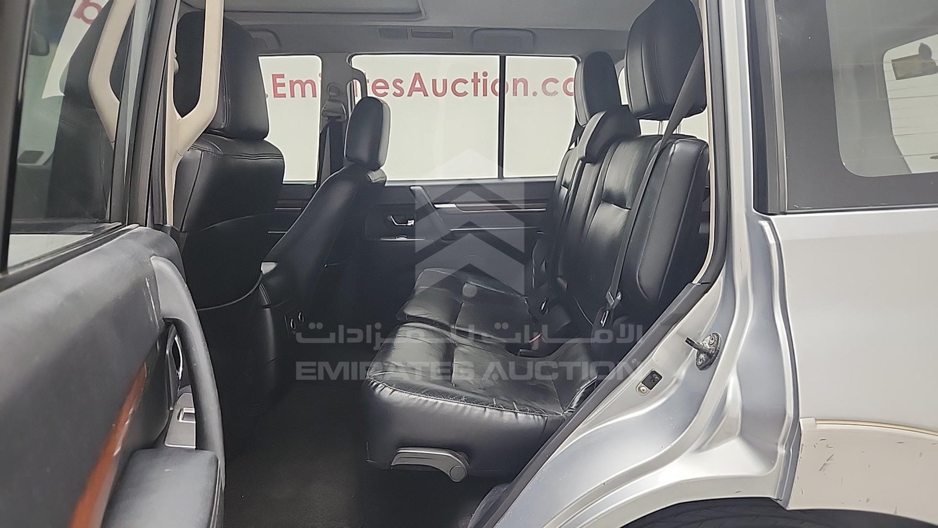 2008 MITSUBISHI PAJERO VIN: JMYLRV93W8J720356