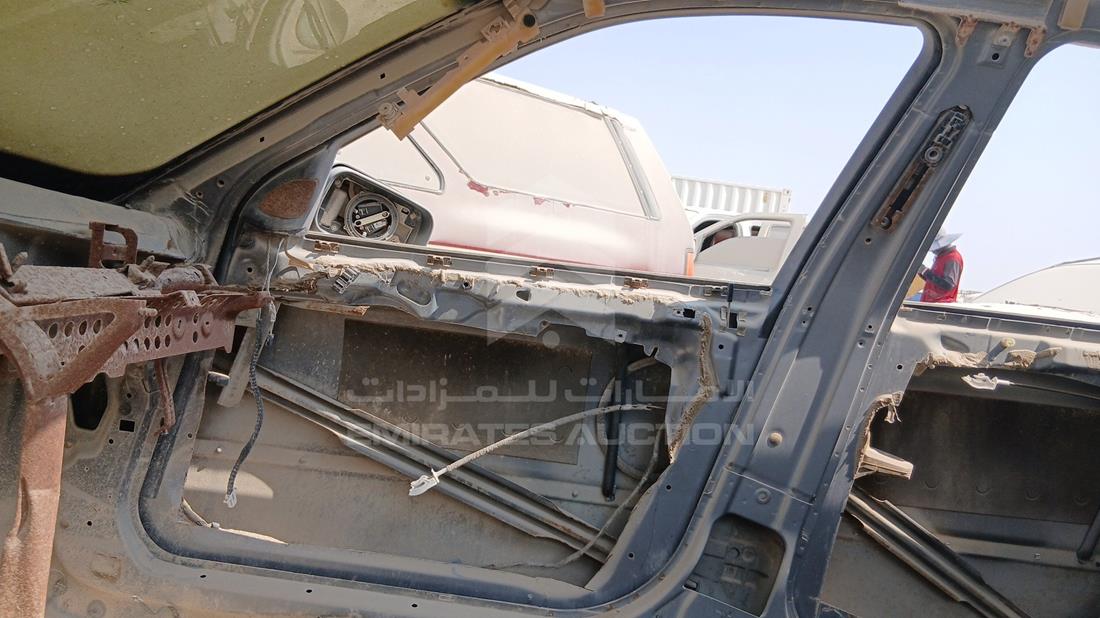 بي ام دبليو 325 2004 — الباب الأمامي الأيمن — صورة 24