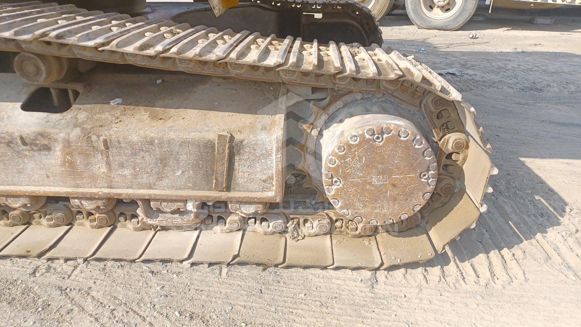 2010 KOMATSU --- VIN: KMTPC181E62BJ4470