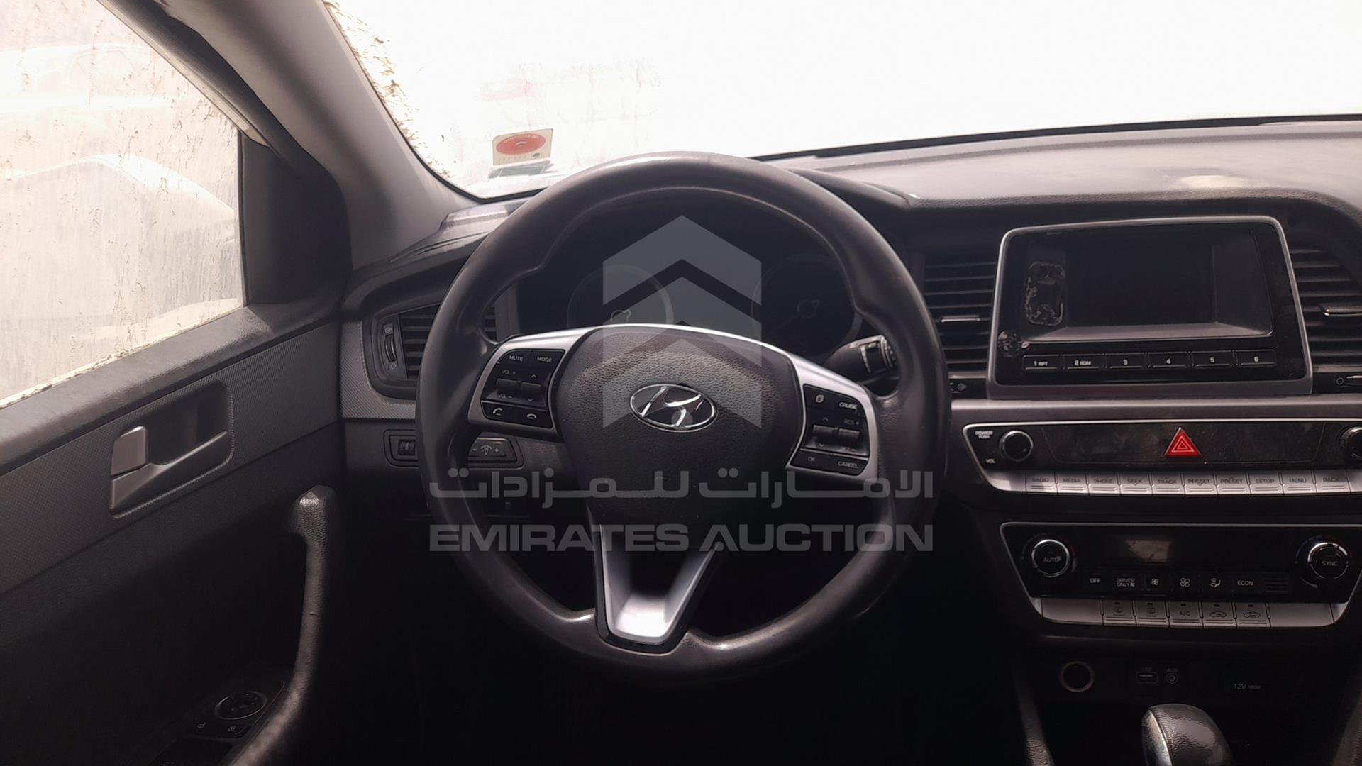 2019 HYUNDAI SONATA VIN: KMHE24130KA092977