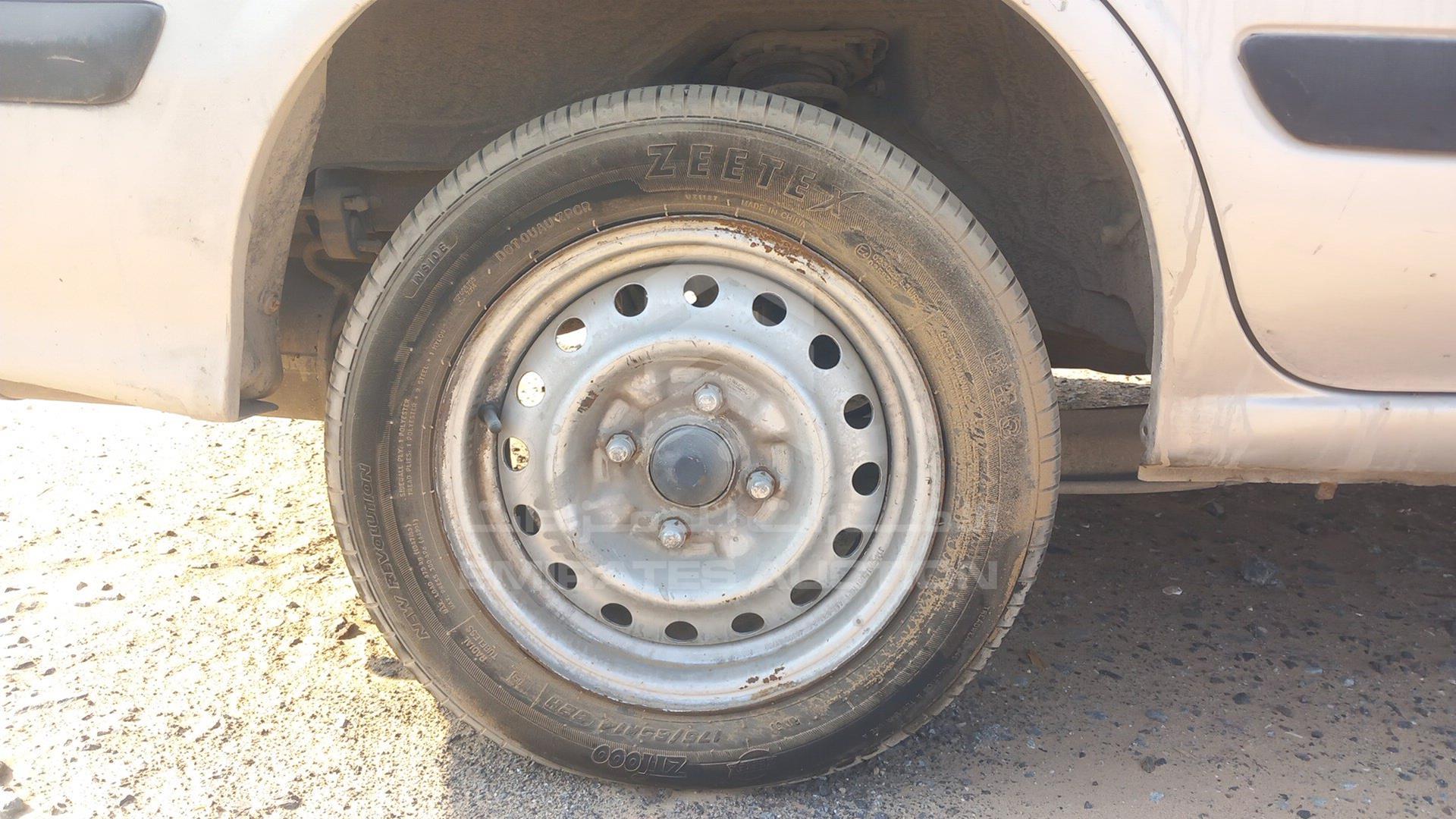 2002 NISSAN SUNNY VIN: JN1EN61SX2W055861